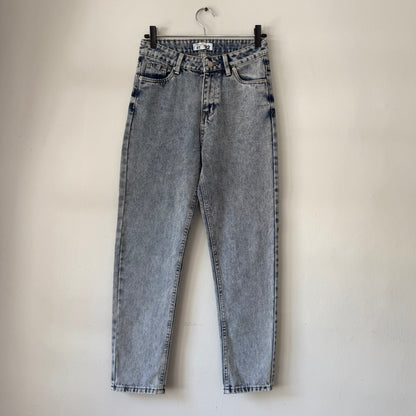 High-waisted Jeans (size 8)