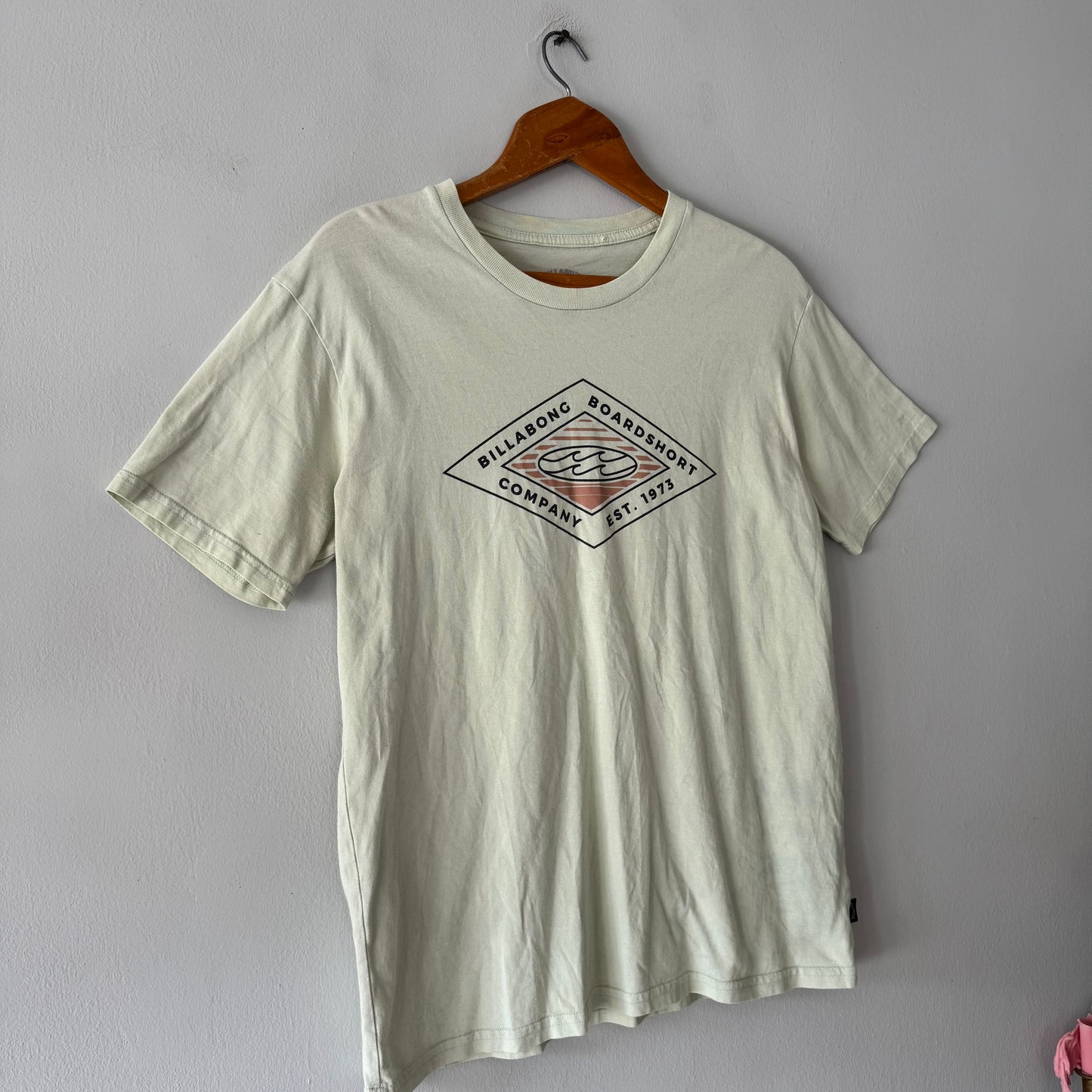 Billabong Tee (size M)