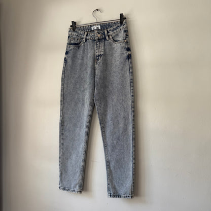 High-waisted Jeans (size 8)