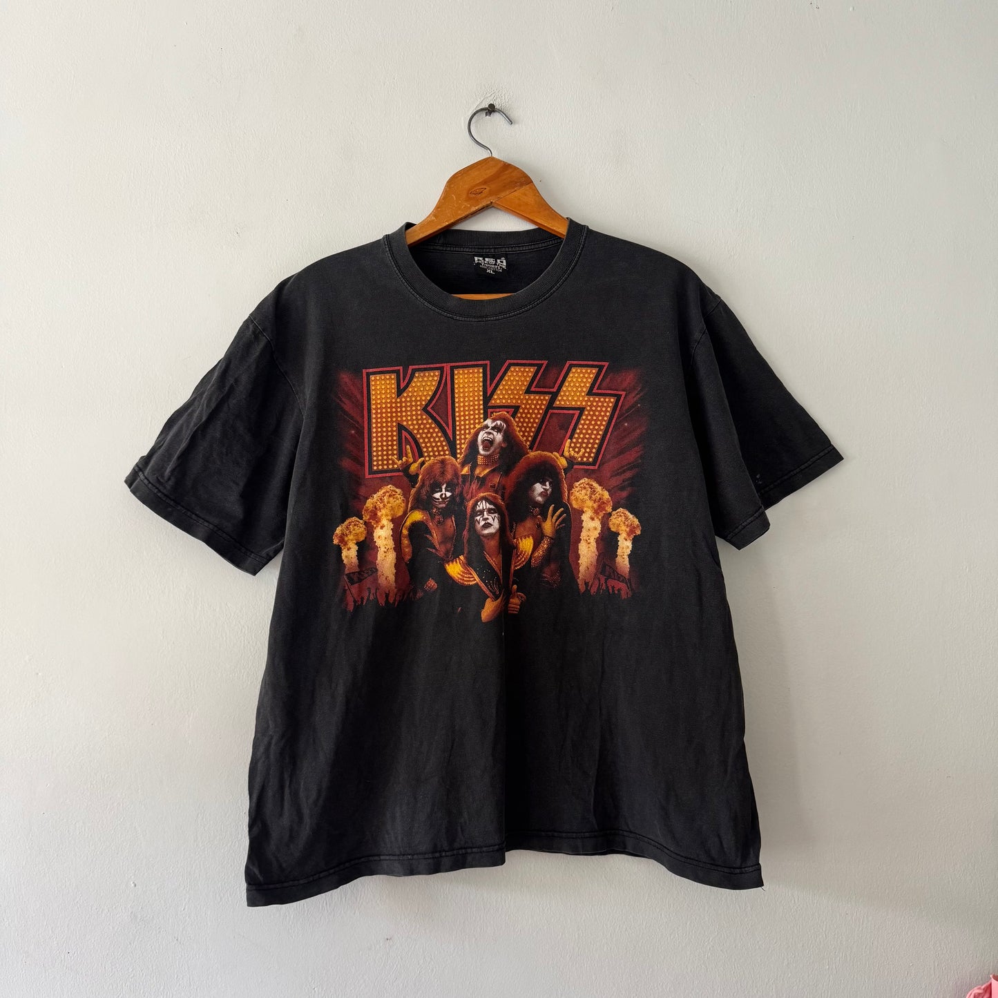 Vintage Kiss Tee (size L)