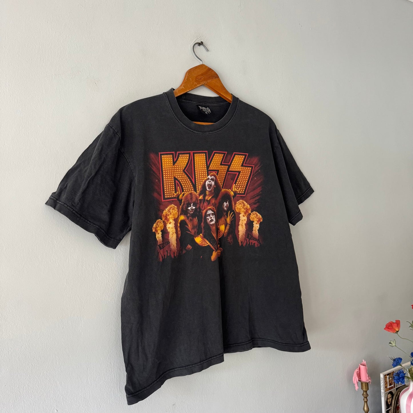 Vintage Kiss Tee (size L)