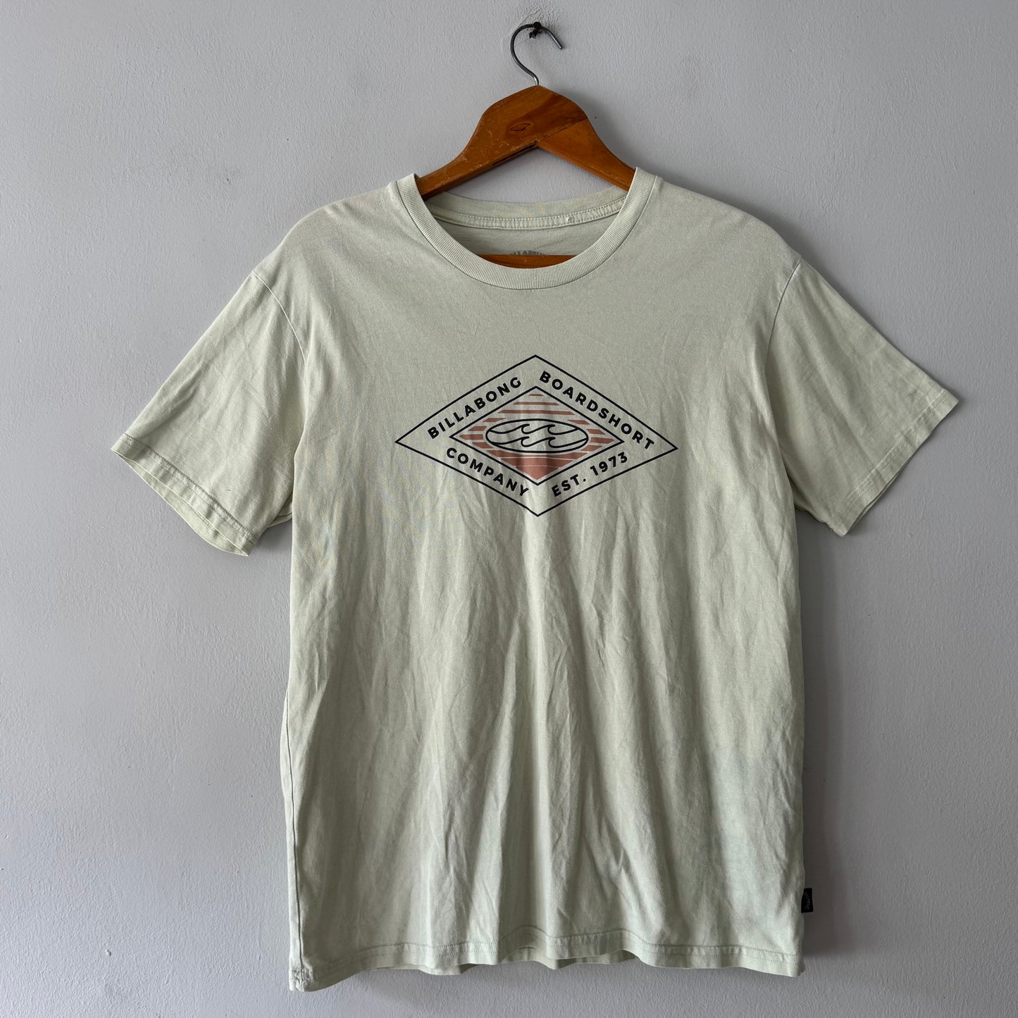 Billabong Tee (size M)
