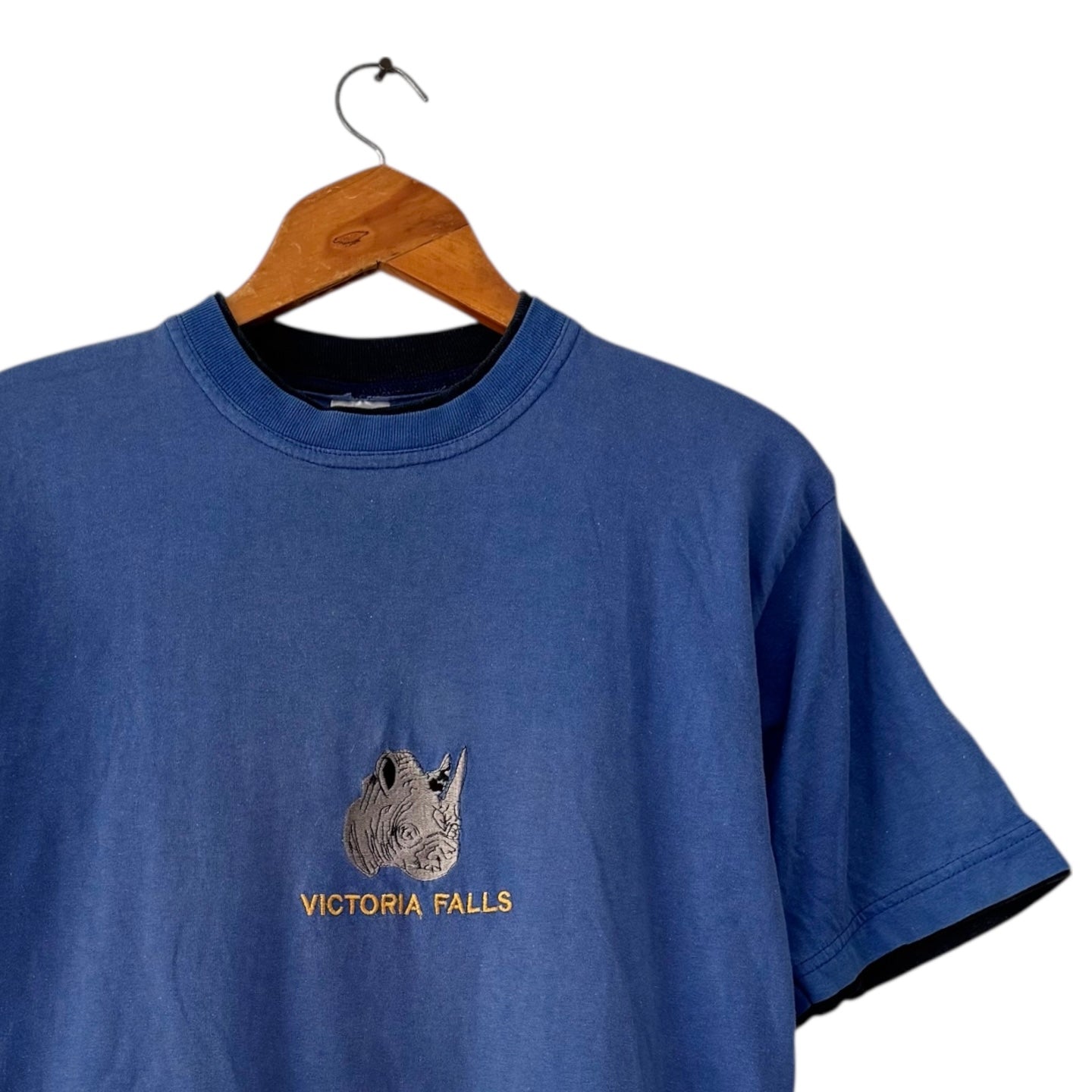 Embroidered Thick Tee (size L)