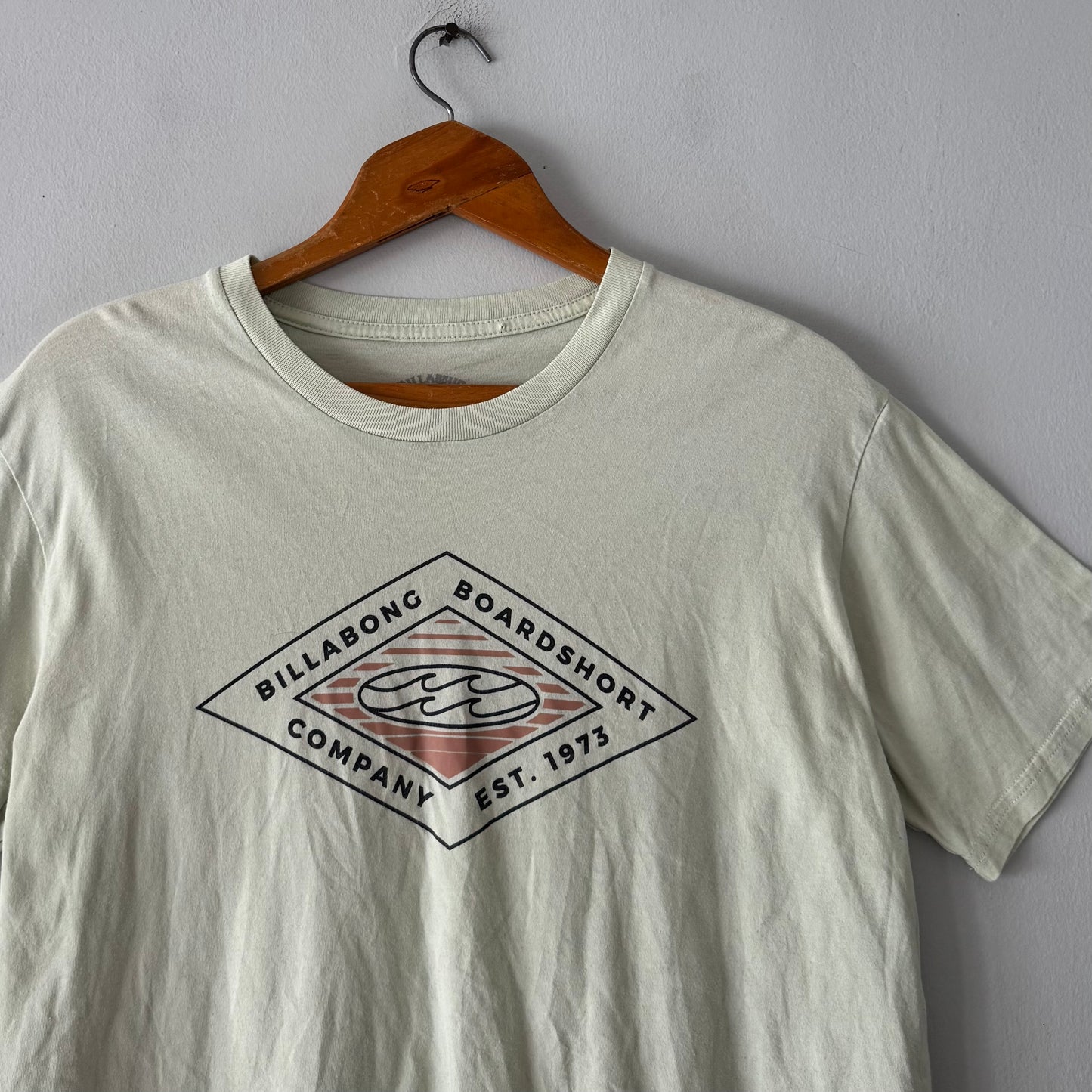 Billabong Tee (size M)