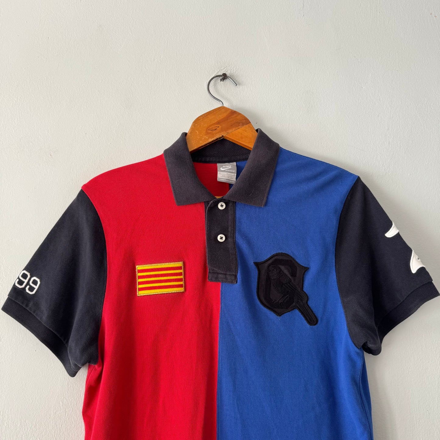 Rare Nike Barcelona Golfer (size M)