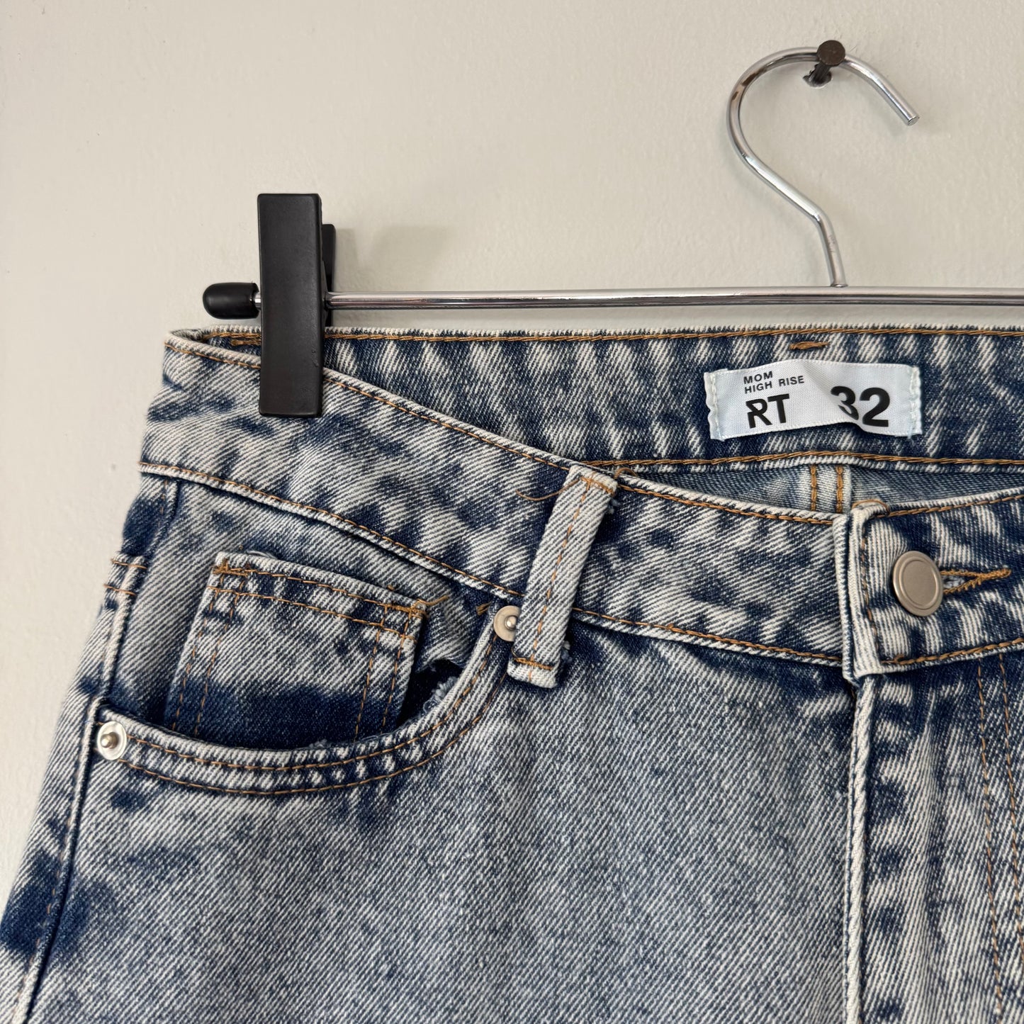 High-waisted Jeans (size 8)